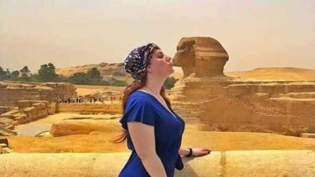 جولة توقف في مطار القاهرة