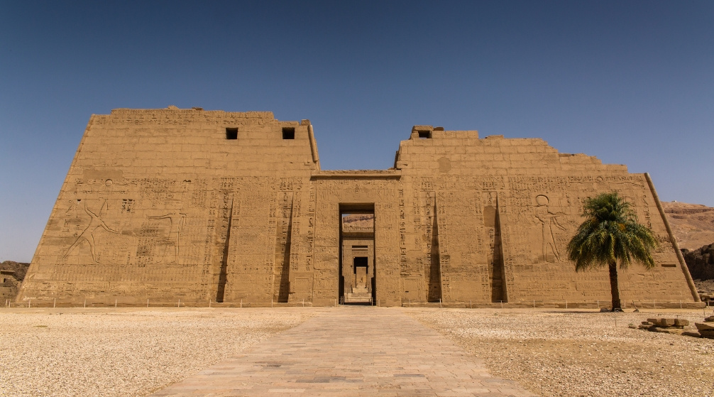 Day trip Habu temple,the valley of nobles and Deir el Madina