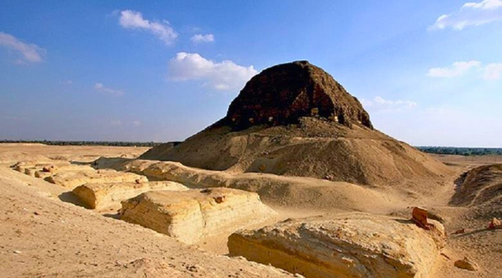 Full day Tour to the Pyramids Maidum Hawara and El Lahun