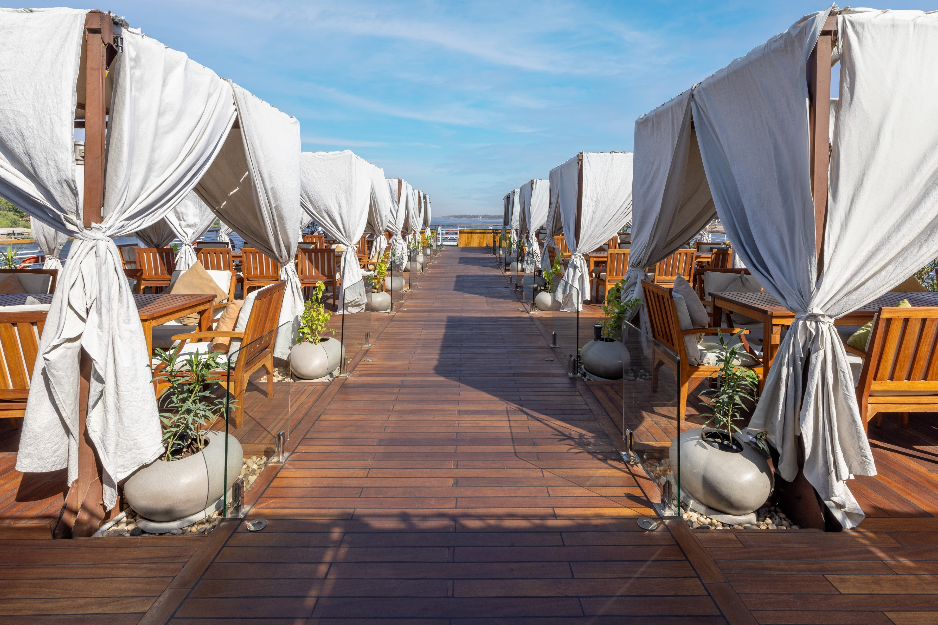 5-tägige Nilkreuzfahrt von Luxor nach Assuan an Bord der M/s Farah Nilkreuzfahrt 5 tägige Nilkreuzfahrt von Luxor nach Assuan mit Farah