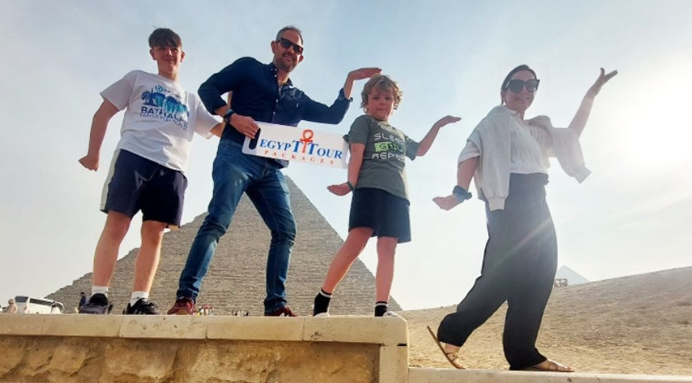 Ausflug zu den Pyramiden von Gizeh und zum Großen Ägyptischen Museum ab Hurghada Ausflug zu den Pyramiden von Gizeh und zum Großen Ägyptischen Museum ab Hurghada