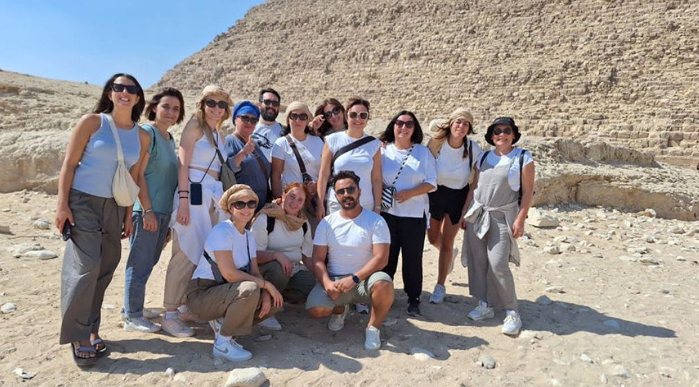 Ausflug zu den Pyramiden von Gizeh und zum Großen Ägyptischen Museum ab Hurghada Ausflug zu den Pyramiden von Gizeh und zum Großen Ägyptischen Museum ab Hurghada