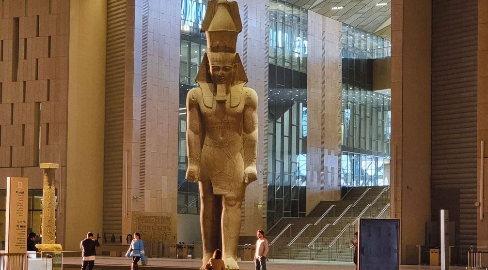 Ausflug zu den Pyramiden von Gizeh und zum Großen Ägyptischen Museum ab Hurghada Ausflug zu den Pyramiden von Gizeh und zum Großen Ägyptischen Museum ab Hurghada