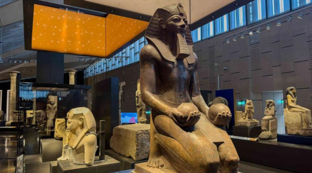 Ausflug zu den Pyramiden von Gizeh und zum Großen Ägyptischen Museum ab Hurghada Ausflug zu den Pyramiden von Gizeh und zum Großen Ägyptischen Museum ab Hurghada