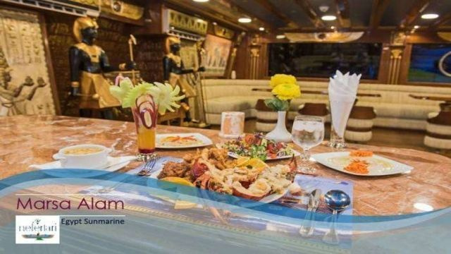 Nefertari Seascope Bootstour ab Marsa Alam