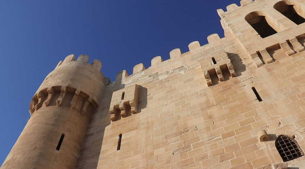 Ton  und Lichtshow in der Zitadelle Qaitbay vom Hafen von Alexandria