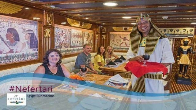 Excursión en barco por el Nefertari Seascope desde Marsa Alam