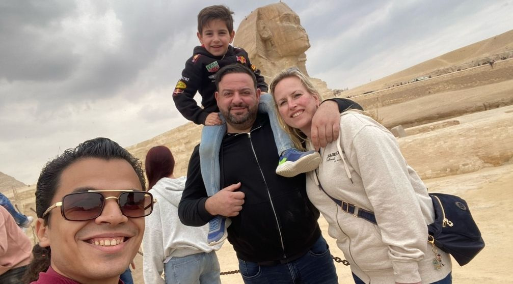 Recorrido con escala en el aeropuerto de El Cairo Recorrido con escala en el aeropuerto de El Cairo