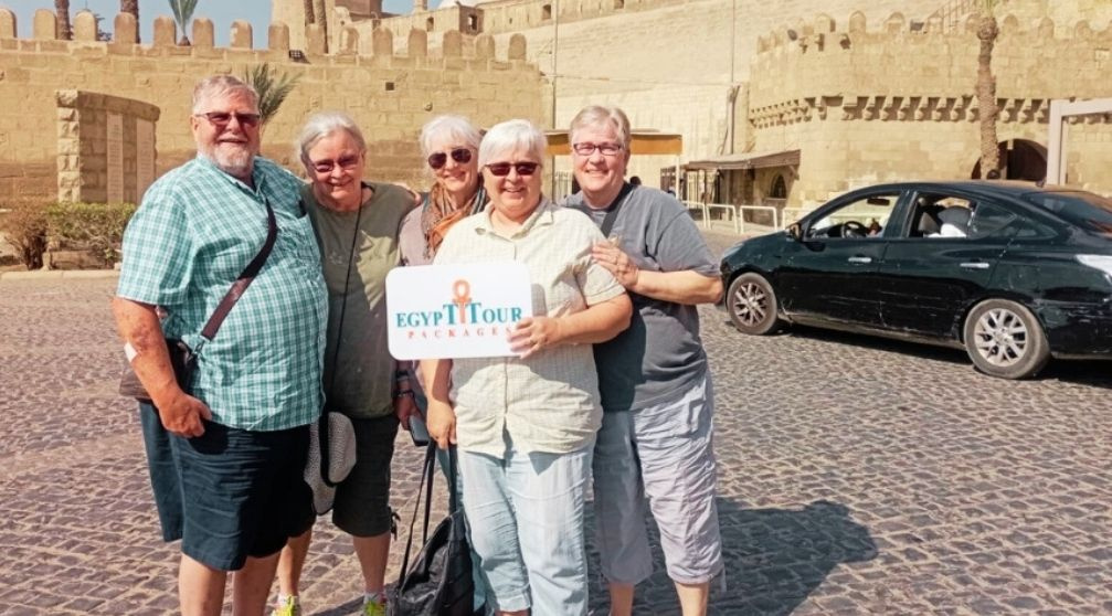 Recorrido con escala en el aeropuerto de El Cairo Recorrido con escala en el aeropuerto de El Cairo