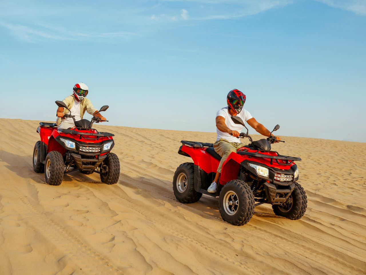Safari au coucher du soleil dans le désert en quad tout terrain au départ de Marsa Alam