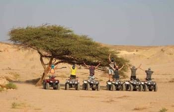 Safari au coucher du soleil dans le désert en quad tout terrain au départ de Marsa Alam