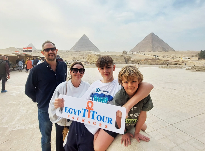 Tour to Giza Pyramids from Alexandria Port