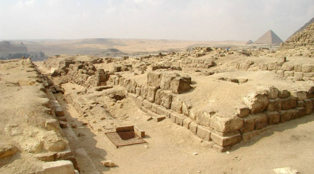 Excursie naar de piramides van Gizeh en Saqqara Excursie naar de piramides van Gizeh en Saqqara
