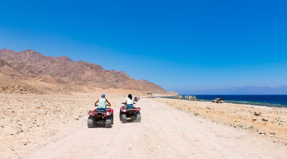 Ochtend quad fietstocht vanuit Hurghada