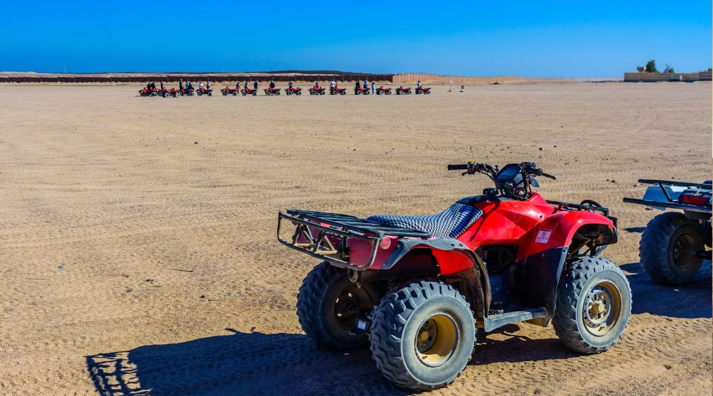 Zonsondergang quad fietstocht vanuit Hurghada
