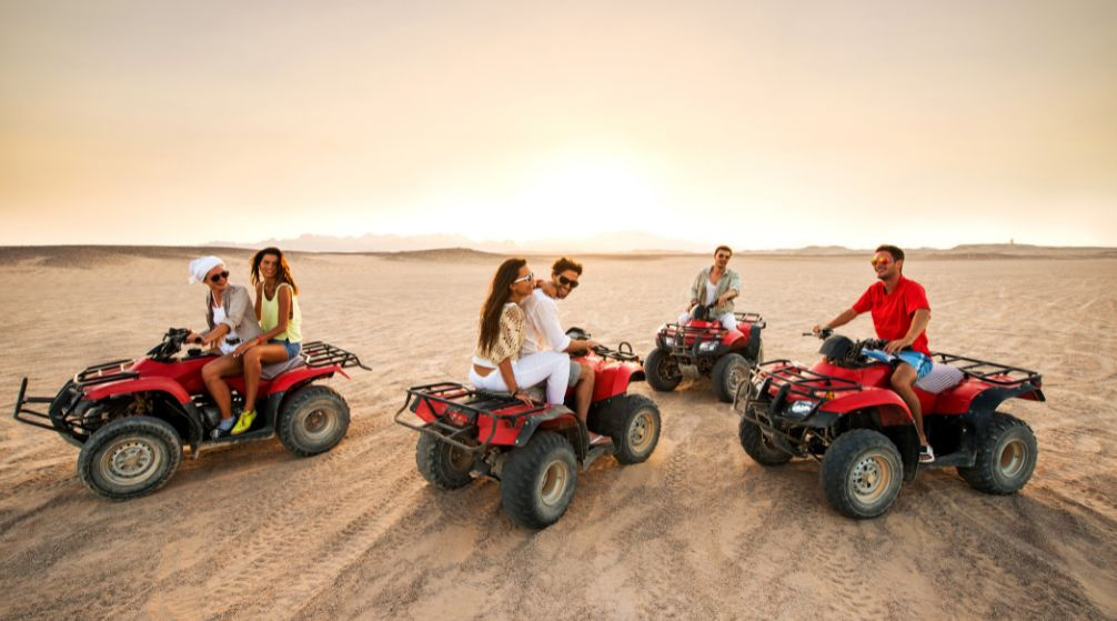 Zonsondergang quad fietstocht vanuit Hurghada